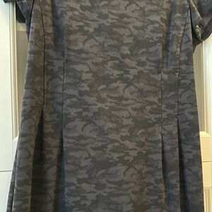 Gorgeous, stretchy Drew Dress Large Camo Print
